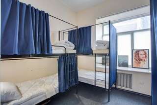 Хостелы Хостел Пушкинский Киев Спальное место на двухъярусной кровати в общем номере для мужчин-6